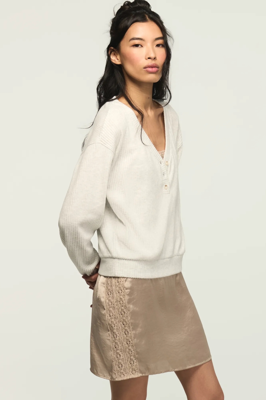 CLOUD V-NECK HENLEY POPOVER — LIGHT HEATHER GREY — image 4