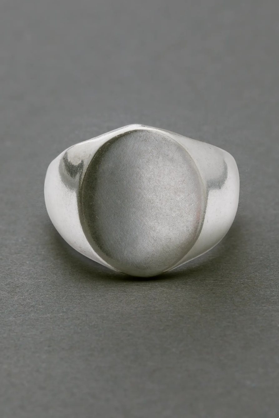 MEN'S BASIC SIGNET RING — SILVER — image 1