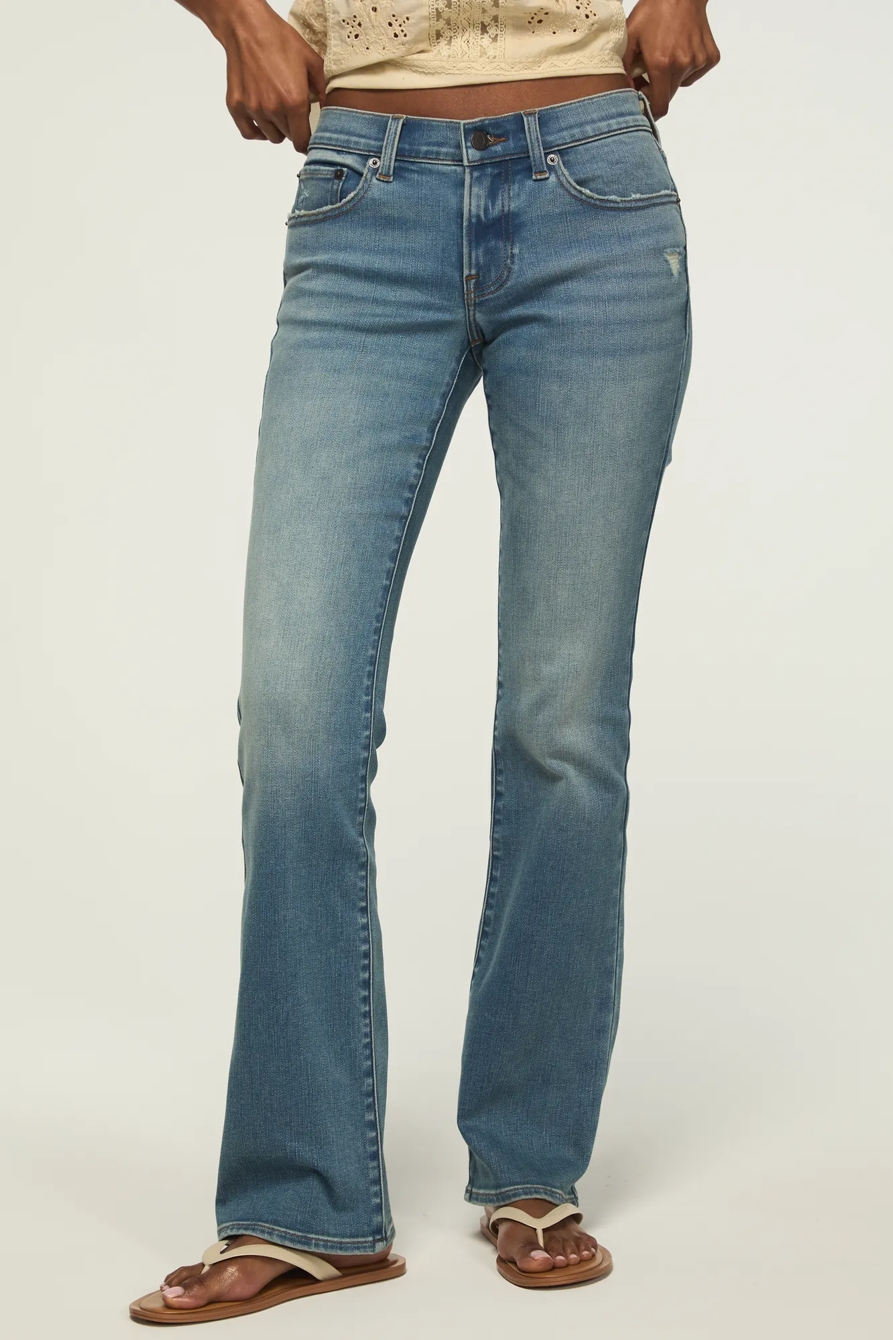 MID RISE SWEET BOOT — CRISP WATERS WASH — image 2