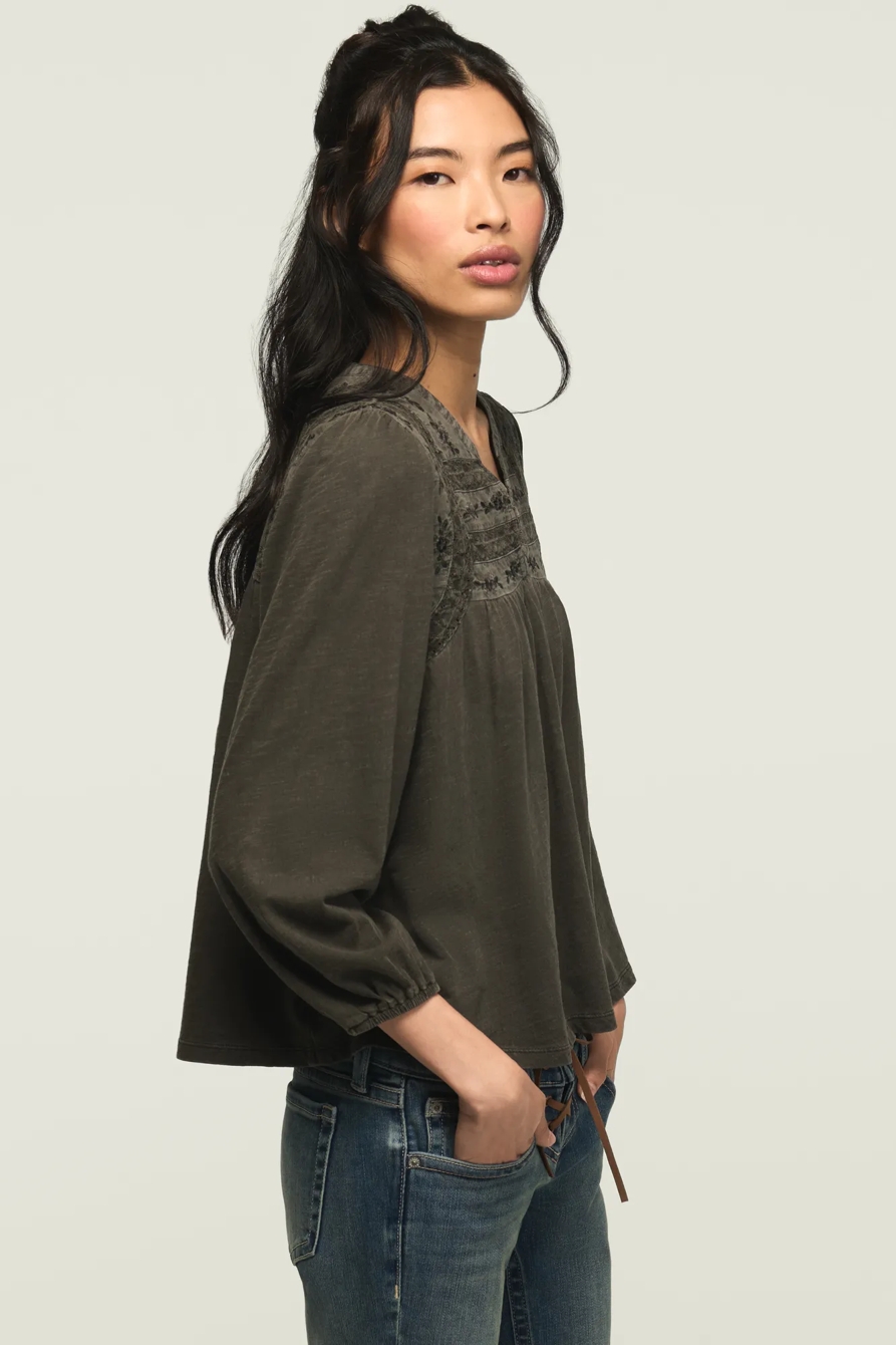 TRIM MIX KNIT PEASANT TOP — GRAY — image 4