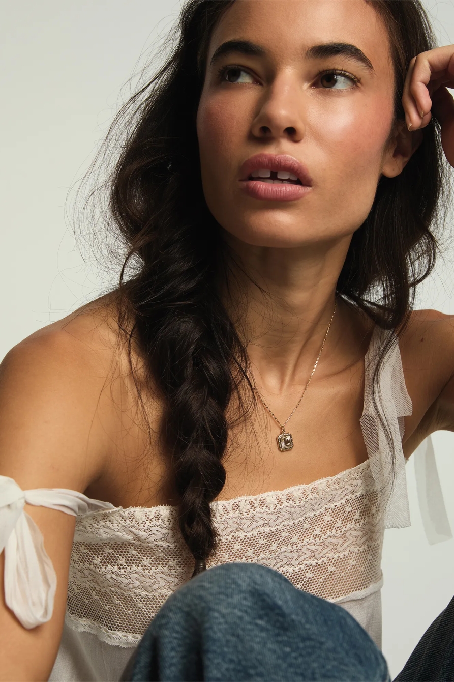 Initial Necklace "L" — GOLD — image 1