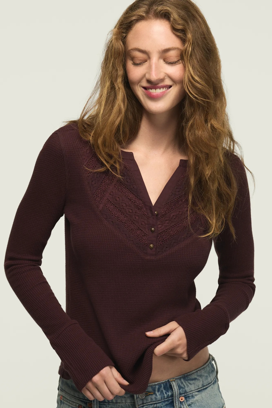 LACE TRIM MIX HENLEY — FUDGE — image 1