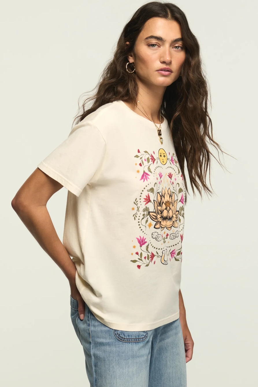 PAINTED LOTUS BOYFRIEND TEE — WHITECAP GRAY — image 4