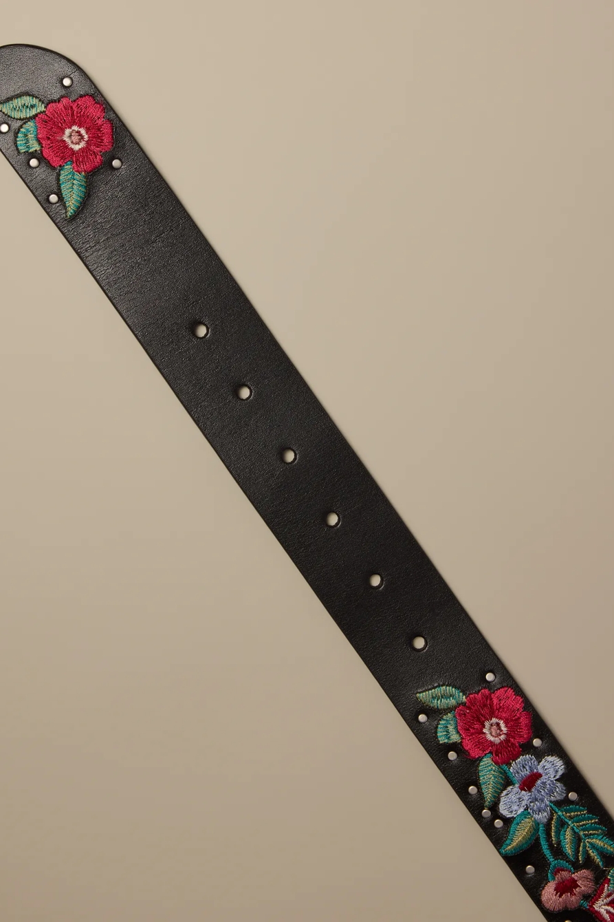 STUD FLORAL EMBROIDERED BELT — BLACK — image 2