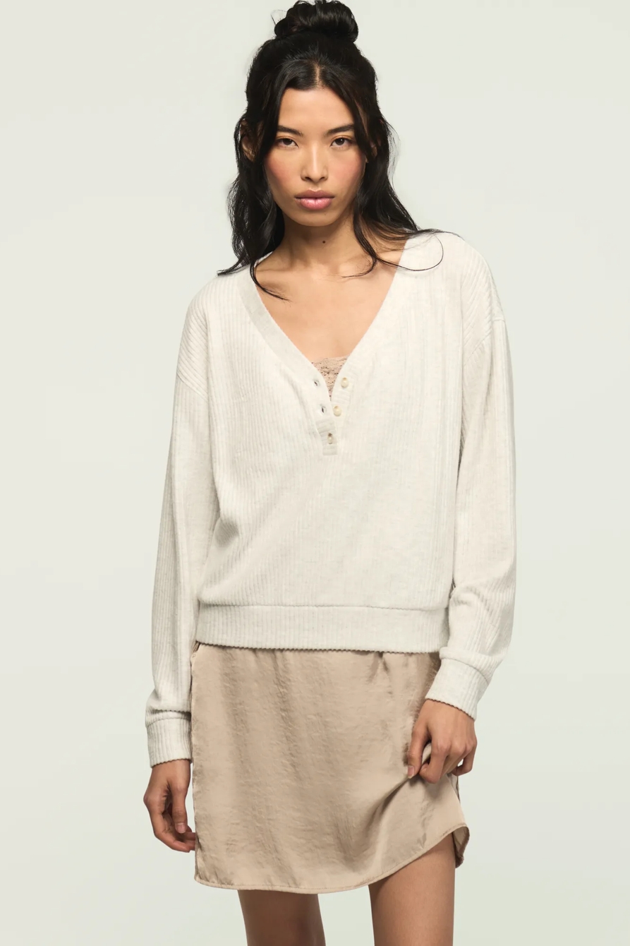 CLOUD V-NECK HENLEY POPOVER — LIGHT HEATHER GREY — image 1