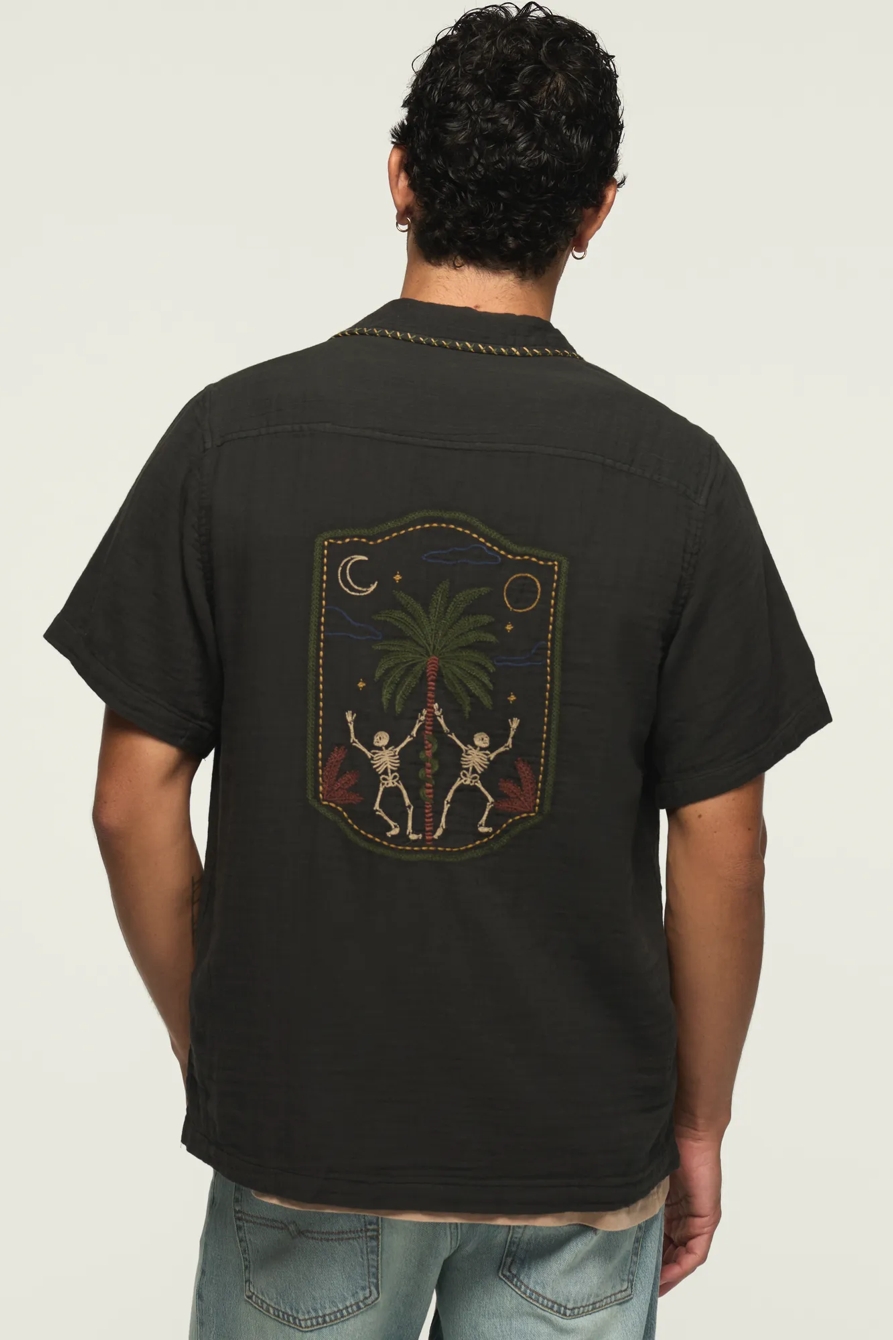 SHORT SLEEVE EMBROIDERED GAUZE CAMP COLLAR SHIRT — PHANTOM — image 2