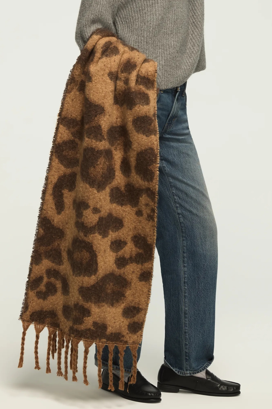 LEOPARD SCARF AND HAT BOX SET — BUFF — image 5