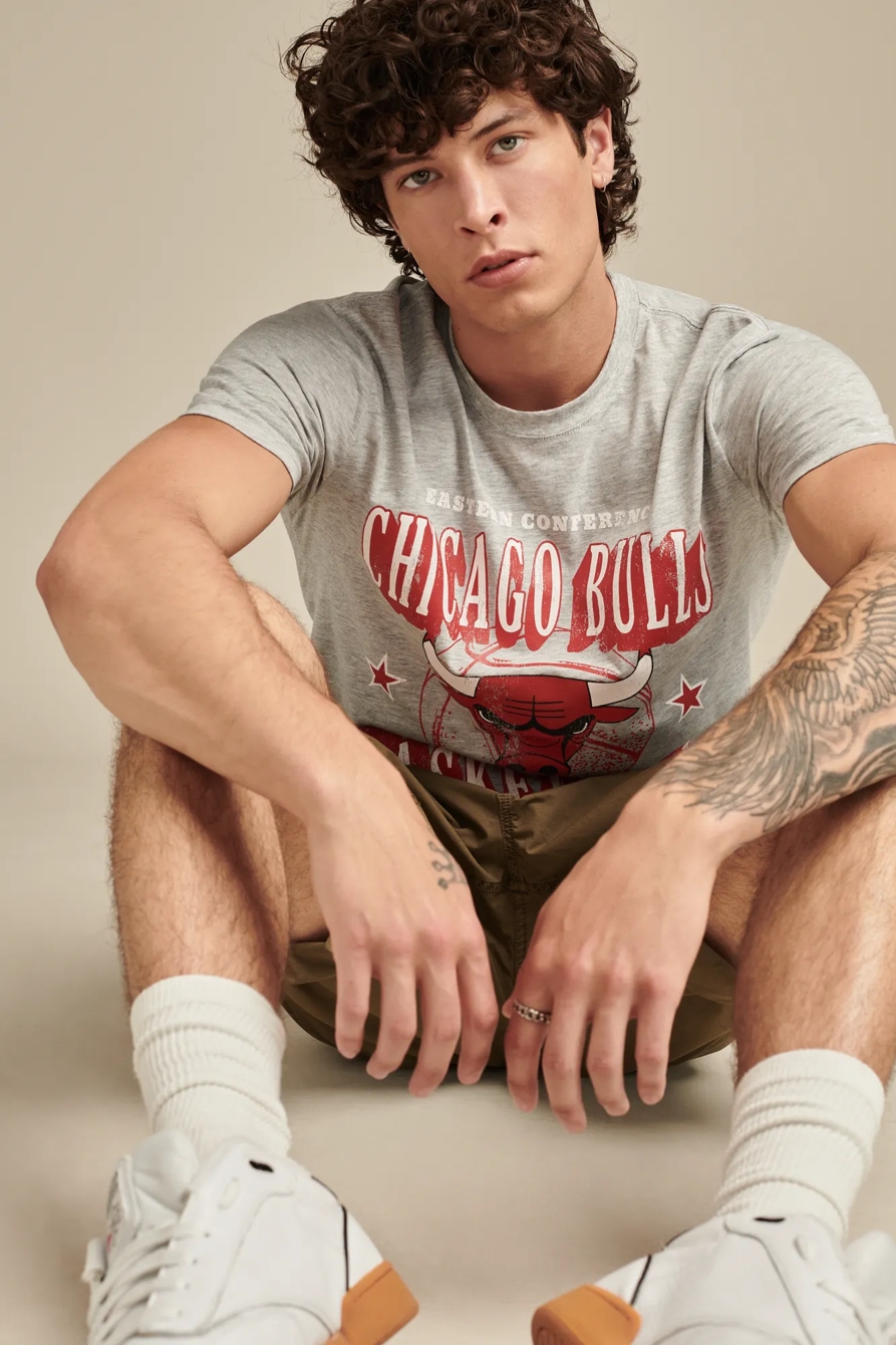 BULLS GRAPHIC TEE — 054 GRAY — image 5