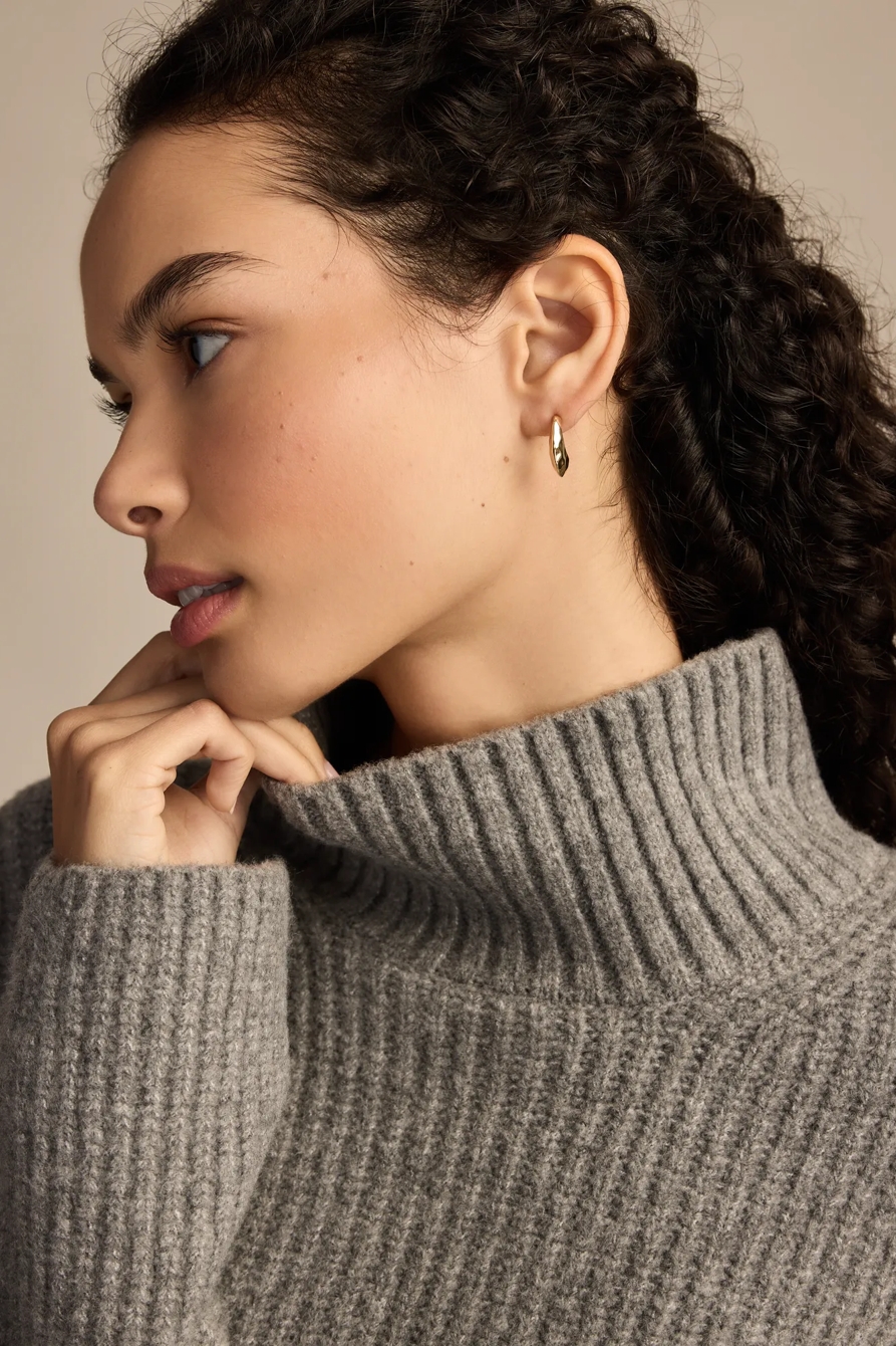 J SHAPE HOOP EARRING SET — TWO TONE — image 2