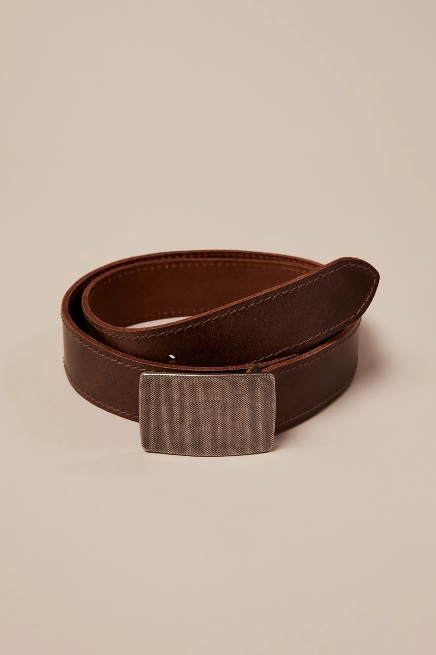 TEXTURED PLAQUE BELT — DARK BROWN — image 1
