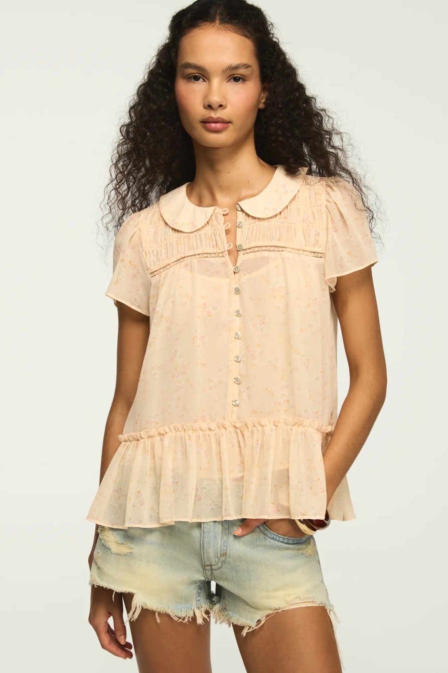 RUCHED HENLEY SWING TOP — PEACH FLORAL — image 1