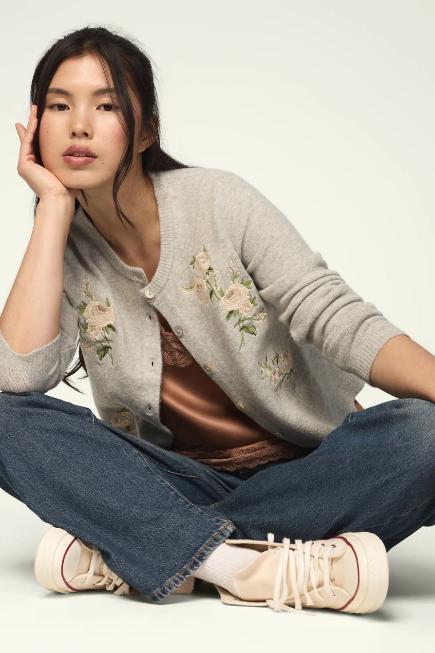 FLORAL EMBROIDERED HEATHERED CARDIGAN — LIGHT HEATHER GRAY — image 2