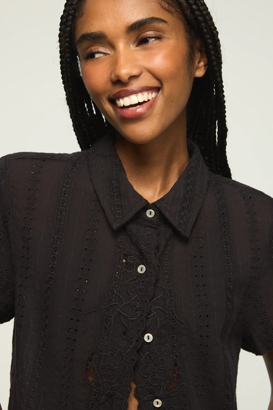LACE SHORT SLEEVE BOYFRIEND BUTTONDOWN — CAVIAR — image 5