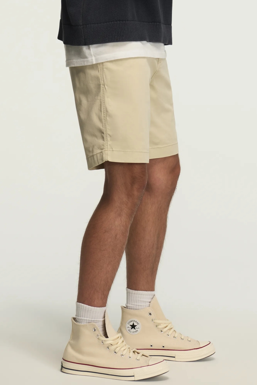 9" STRETCH TWILL FLAT FRONT SHORTS — PELICAN — image 4