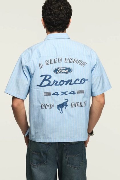 FORD BRONCO SHORT SLEEVE BUTTON DOWN SHIRT, BLUE MULTI STRIPE