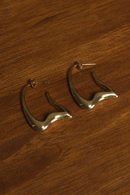 WAVY DROP HOOPS, GOLD