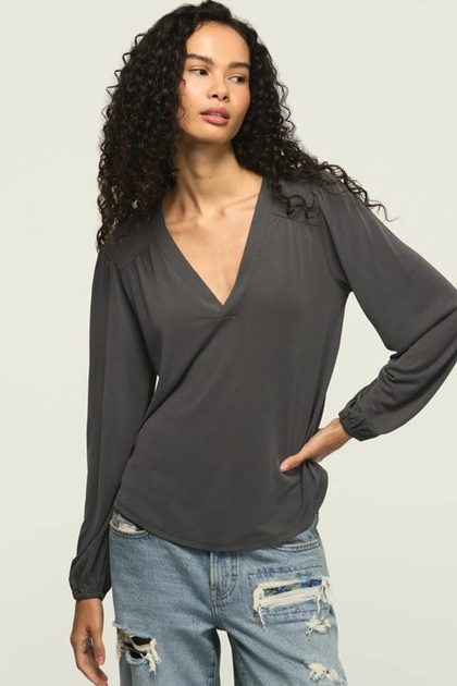 SANDWASH LONG SLEEVE V NECK TOP, BLACKENED PEARL