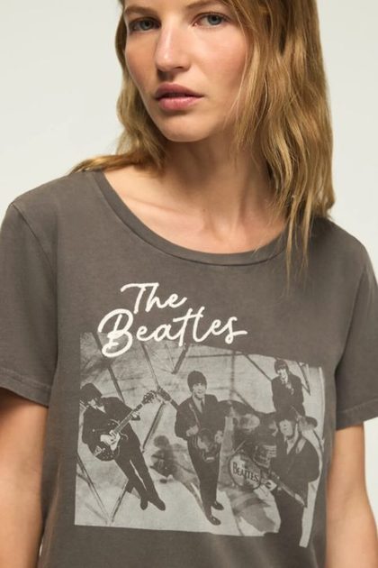 THE BEATLES BAND PHOTO CLASSIC CREW, Pavement