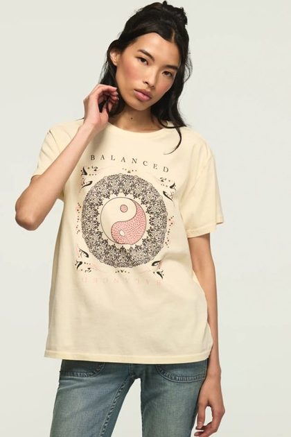 EMBELLISHED BALANCED BOYFRIEND TEE, WHITECAP GRAY