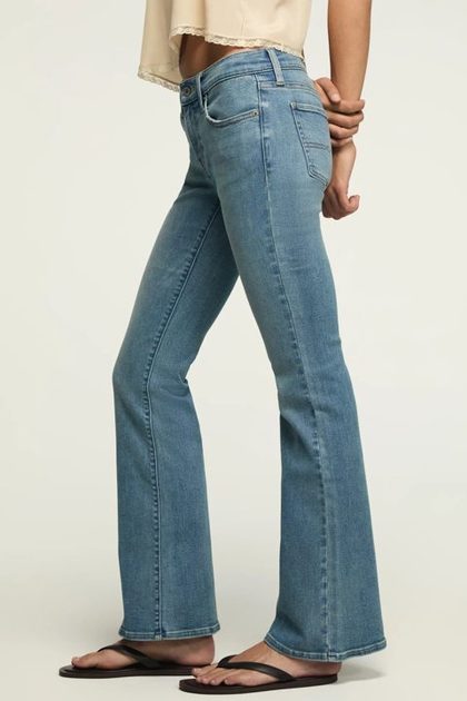 MID RISE SWEET FLARE, DREAMER'S DRIFT WASH